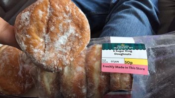 Man Contacts Store After He Can’t Have Sex With His Donuts – Customer Service Lends A Helping Hand