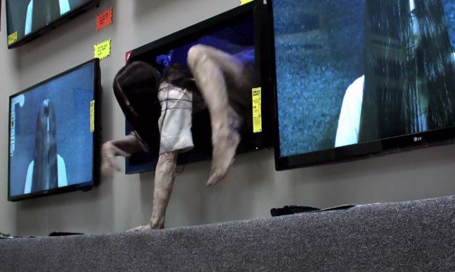 prank-girl-from-ring-crawls-tv-1