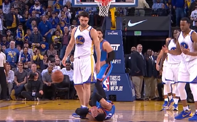 Zaza Pachulia Russell Westbrook 