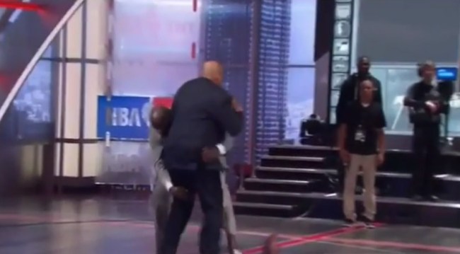 shaq-tackles-charles-barkley-randy-moss-1