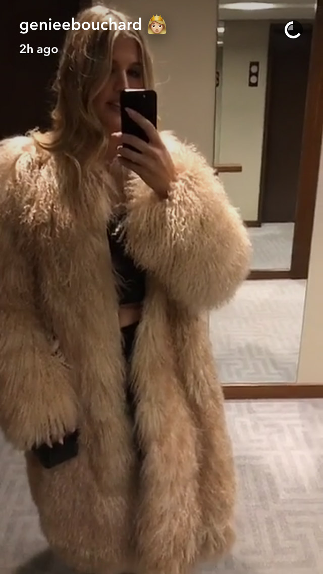 genie-bouchard-super-bowl-bet-date-pics