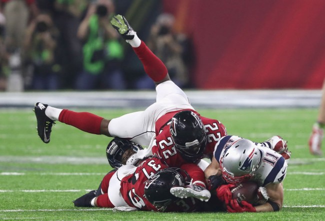 julian-edelman-micd-catch-super-bowl-3