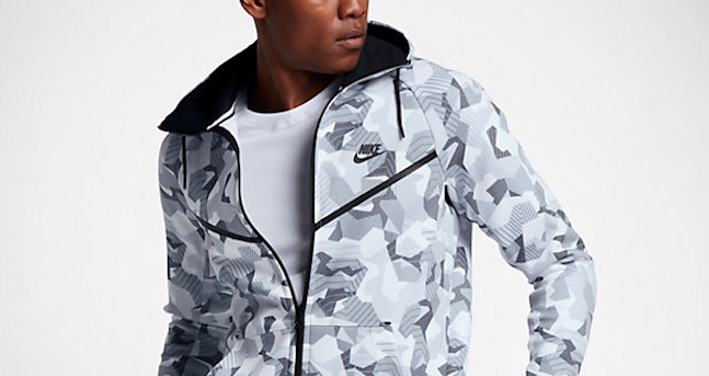 nike-fleece-white