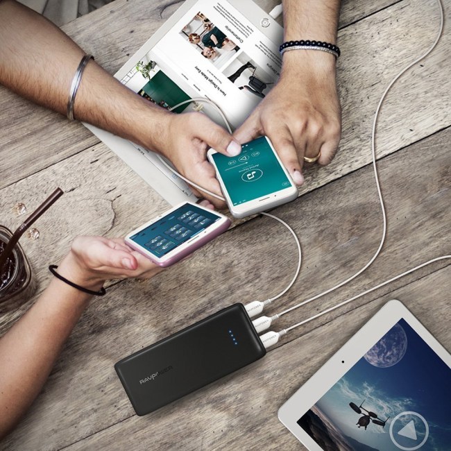 ravpower-22000mah-battery-pack-1