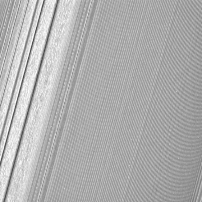saturn-rings-pics-nasa-2