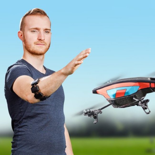 Myo Gesture Armband