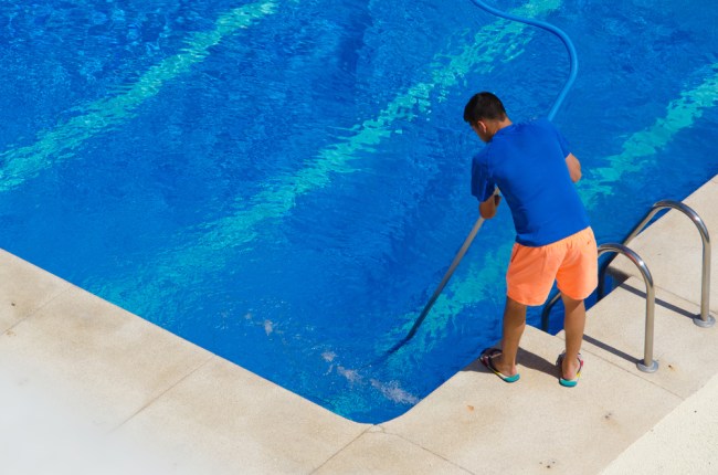 cleaning pool