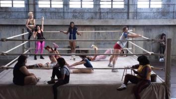 The First Pics Of Alison Brie In Her New Netflix Pro Wrestling Comedy ‘GLOW’ Look Pretty Great