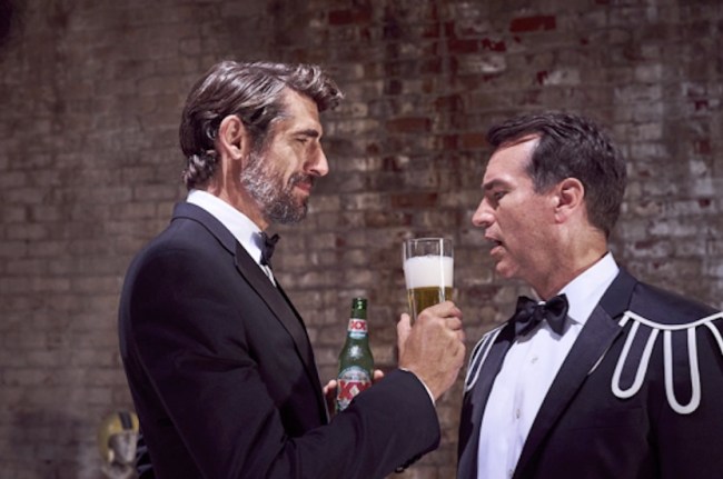 Rob Riggle Dos Equis