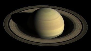 See The Stunning Last Images Sent From NASA’s Cassini Spacecraft Before It Crashed Into Saturn