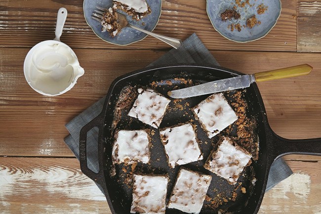 Lodge Cast Iron Pan 1