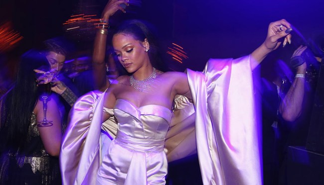 rihanna roasts trump puerto rico twitter