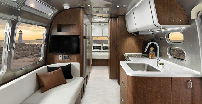 airstream globetrotter photo 1