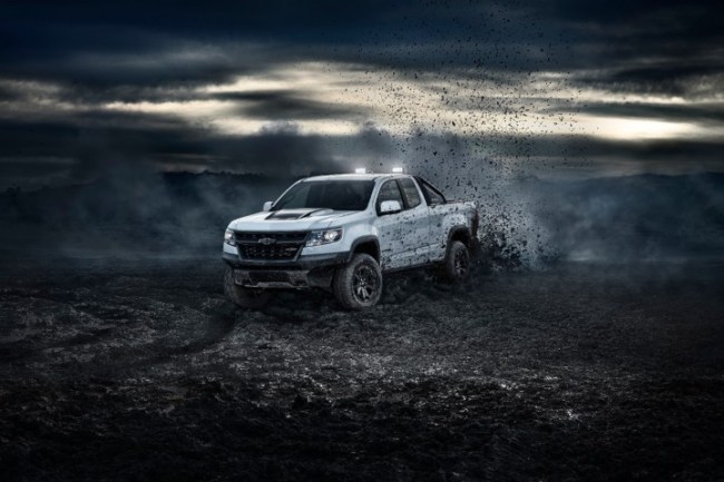Chevy Colorado ZR2 Midnight Dusk Edition Photos