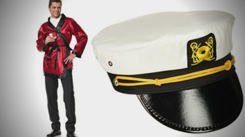 EASY HALLOWEEN COSTUME: Hugh Marston Hefner