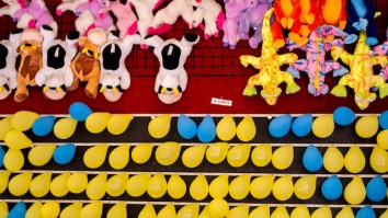 Guy Shows Us All The Reasons Carnival Games Are A Giant Scam