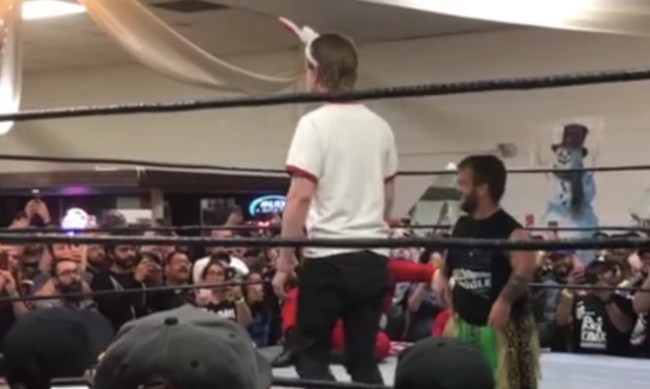Macaulay Culkin wrestling