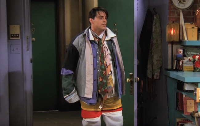 Joey wears Chandler's clothes