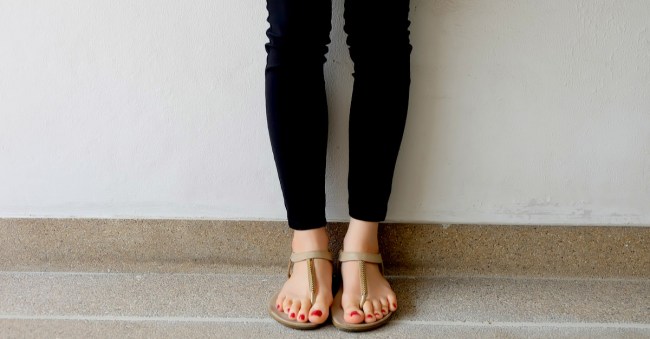 Girl Sends Boyfriend Buy Leggings
