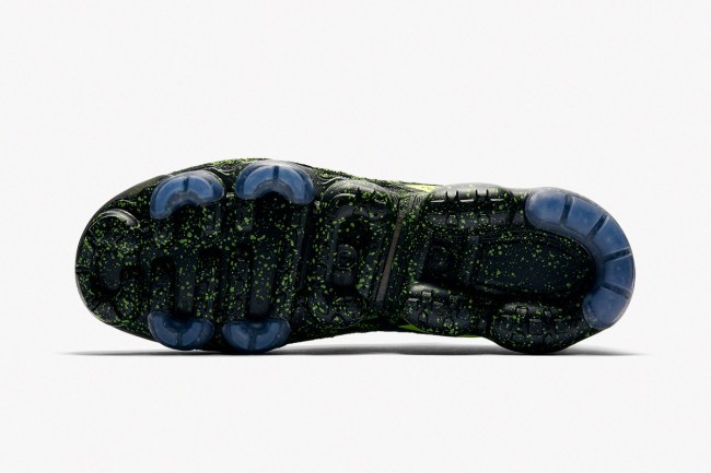 acronym nike air vapormax moc 2 sneakers