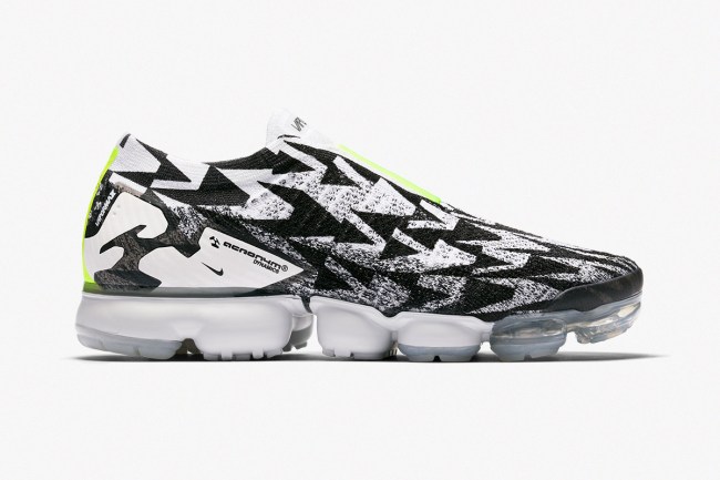 acronym nike air vapormax moc 2 sneakers