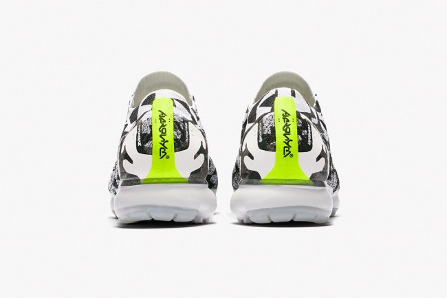 acronym nike air vapormax moc 2 sneakers