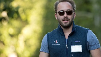 How The Founder Of Dropbox Got The Idea For His $9 Billion Company On The Chinatown Bus