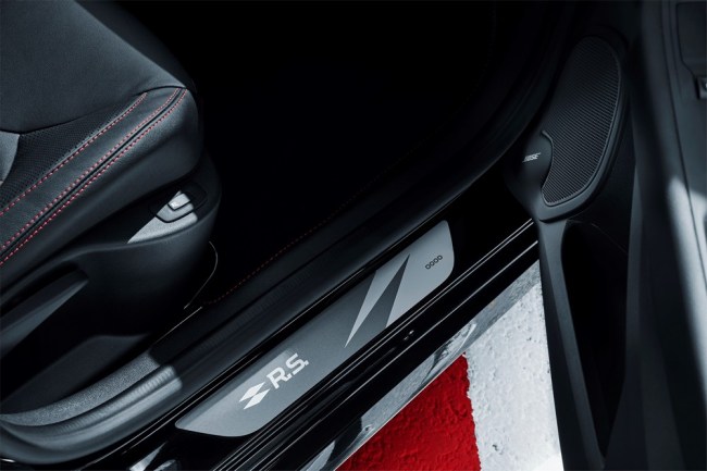 Renault Limited-Edition FormulaOne Clio RS18