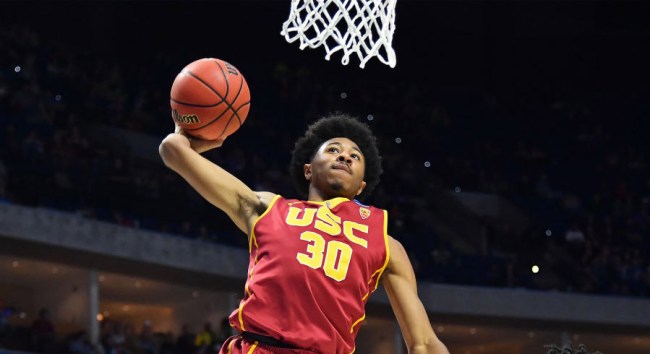 Tour USC Trojans Basketball Facility Sneakers