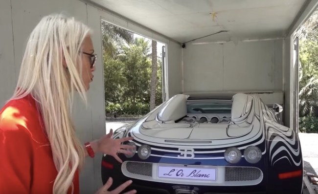 Porcelain Bugatti Veyron Grand Sport L'Or Blanc