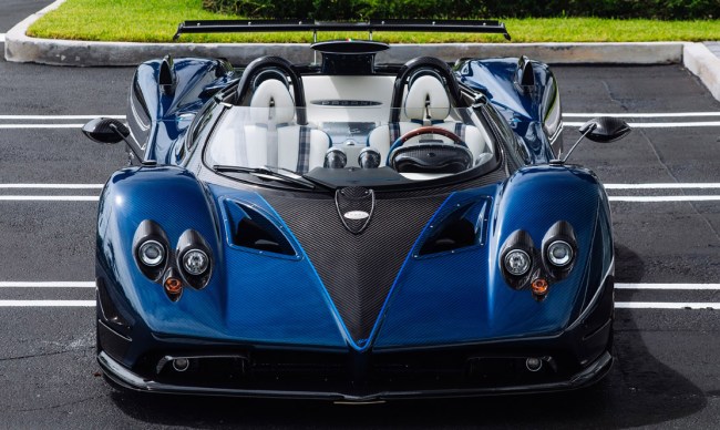 Lease Pagani Huayra Roadster
