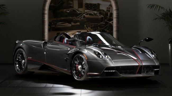 Lease Pagani Huayra Roadster