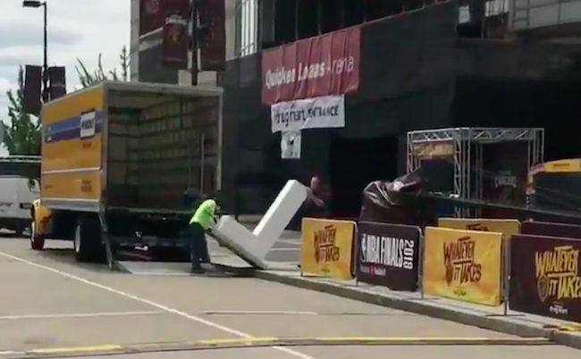 giant L delivered cavaliers arena