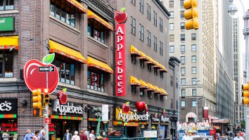 Applebee’s Is Testing Out A Radical New System That’ll Have Your Food Waiting At The Table When You Arrive