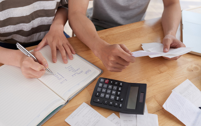 couple managing money