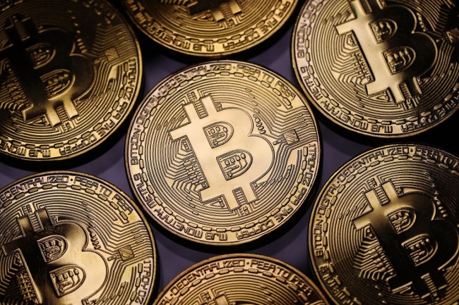 bitcoin poised for breakout