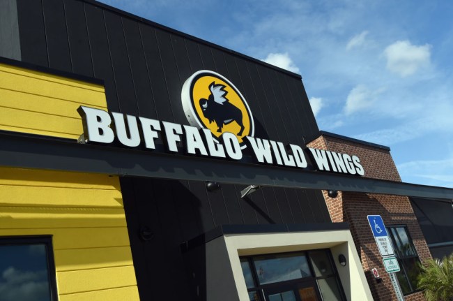 buffalo wild wings sports betting