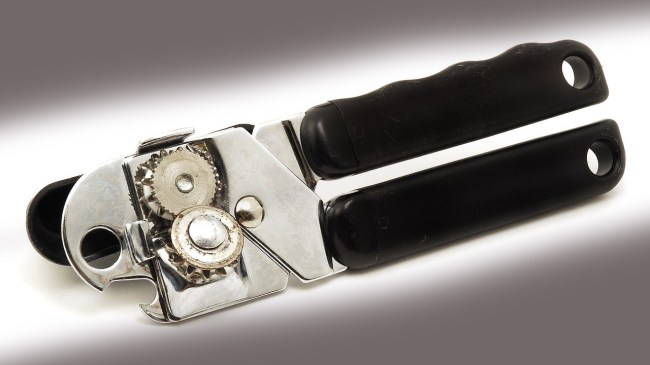 The Right Way To Use A Can Opener