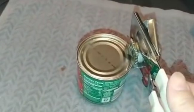The Right Way To Use Can Opener