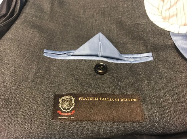 The Traveler Suit Black Lapel