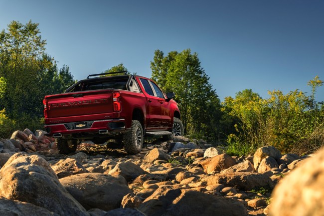 The trail-inspired 2019 Silverado RST Off Road Concept features a factory-installed two-inch suspension lift and shows off the new, dealer-available Off Road Appearance Package.