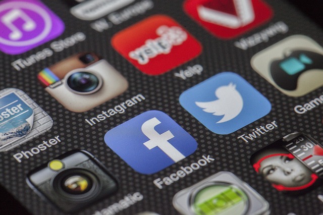 twitter facebook instagram apps