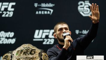 Almost No One Recognized Khabib Nurmagomedov In The Las Vegas Airport After The Fight Seen Around The World