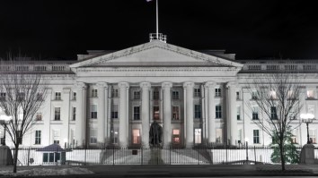 US Treasury Yields On The Rise; China Allegedly Spied On Amazon; Square To Start Offering Loans