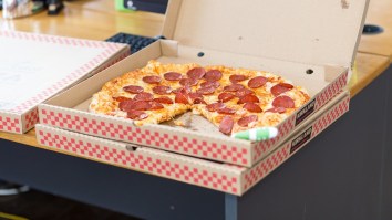 The Delivery Guy Who Drove 225 Miles To Bring A Pizza To A Terminally-Ill Cancer Patient Is The Real MVP