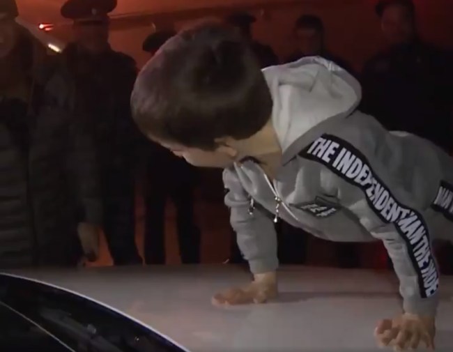 5_year_old_pushups_mercedes