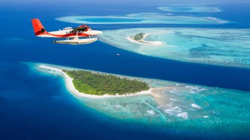 The World’s First Underwater Hotel Residence Opened In The Maldives And MY GOD Is It Awesome