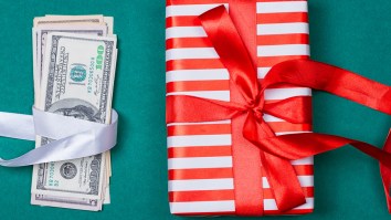 The Amount The Average American Spends For The Holiday Season Will Make You Want To Dropkick Santa