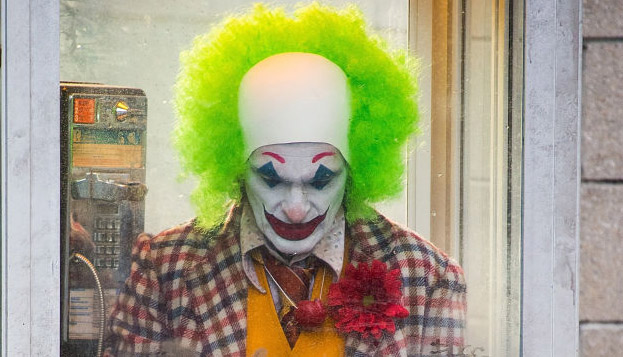 Joaquin Phoenix Joker Chase Video Pics