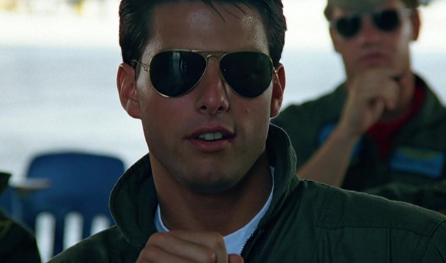 tom cruise flying plane top gun